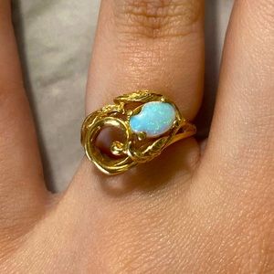 REAL GOLD AND OPAL STONE Ring